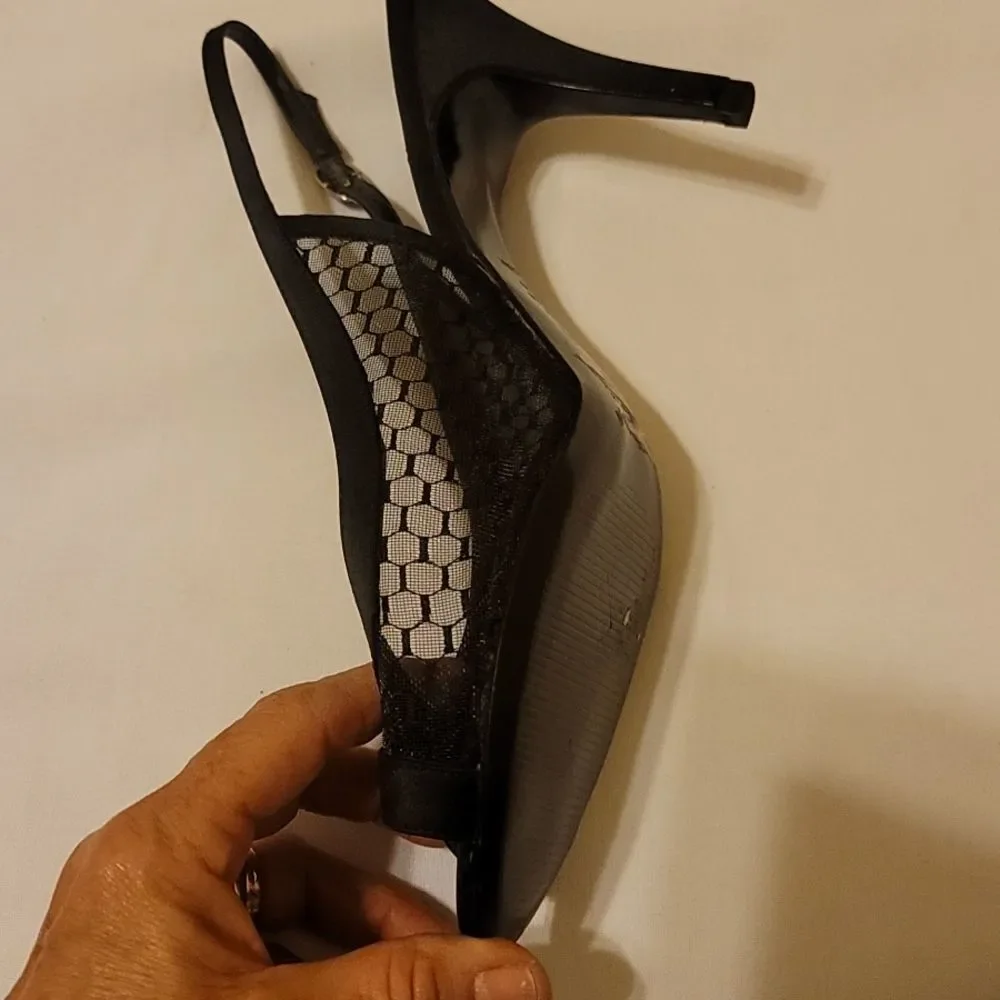 CP honeycomb lace heels size 10‎